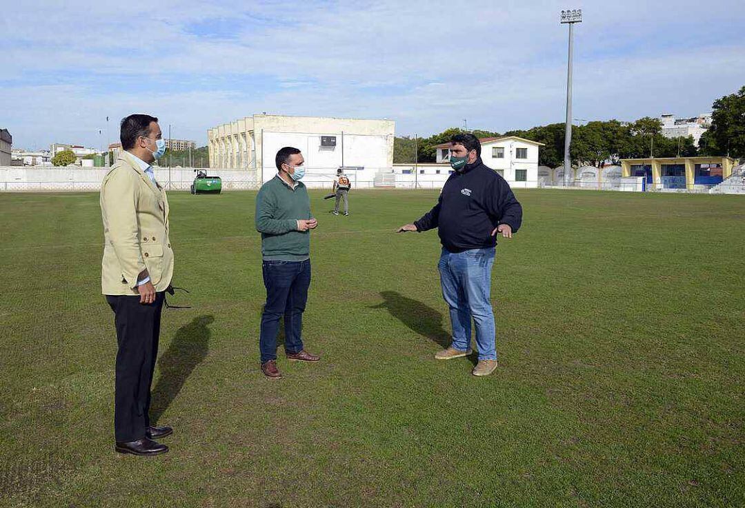 Jesús Alba durante una visita al campo de La Juventud