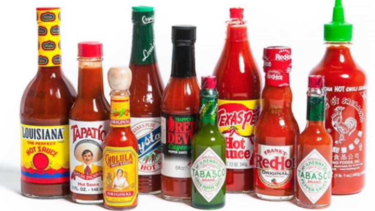 Consumo alerta de salsas picantes con sulfitos no declarados y pide precaución a las personas intolerantes