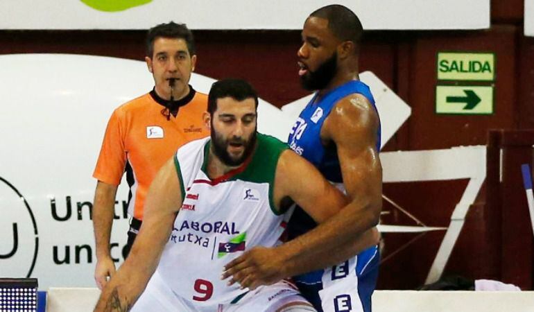 Ioannis Bourousis en el partido de ida de San Sebastián.