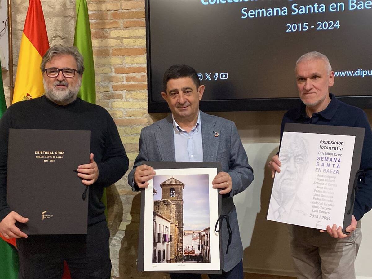 La Diputación edita una colección de láminas con las mejores imágenes de la Semana Santa de Baeza
