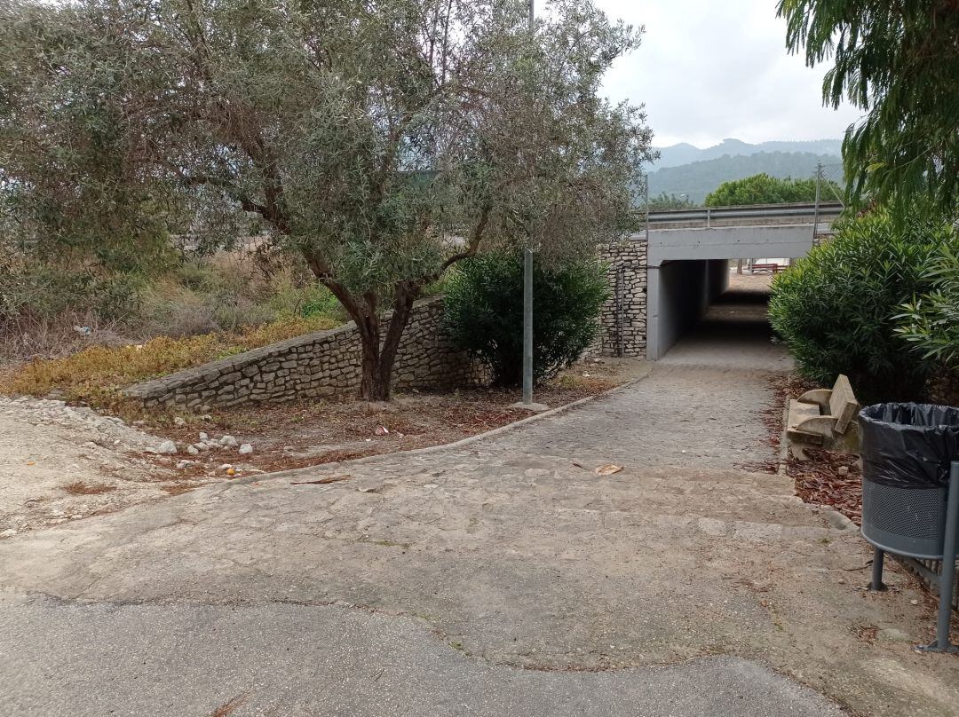 Túnel peatonal entre Rótova y Alfauir