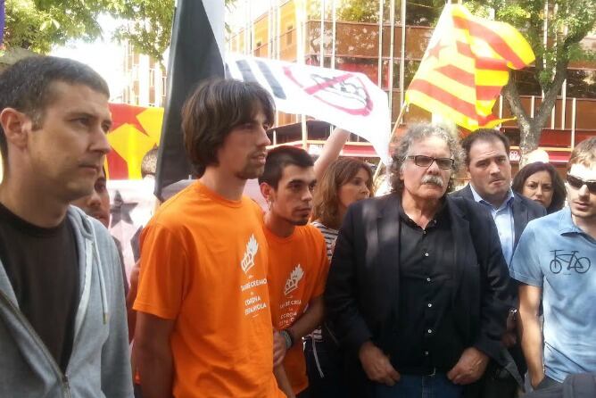 Los dos condenados junto con Joan Tardà