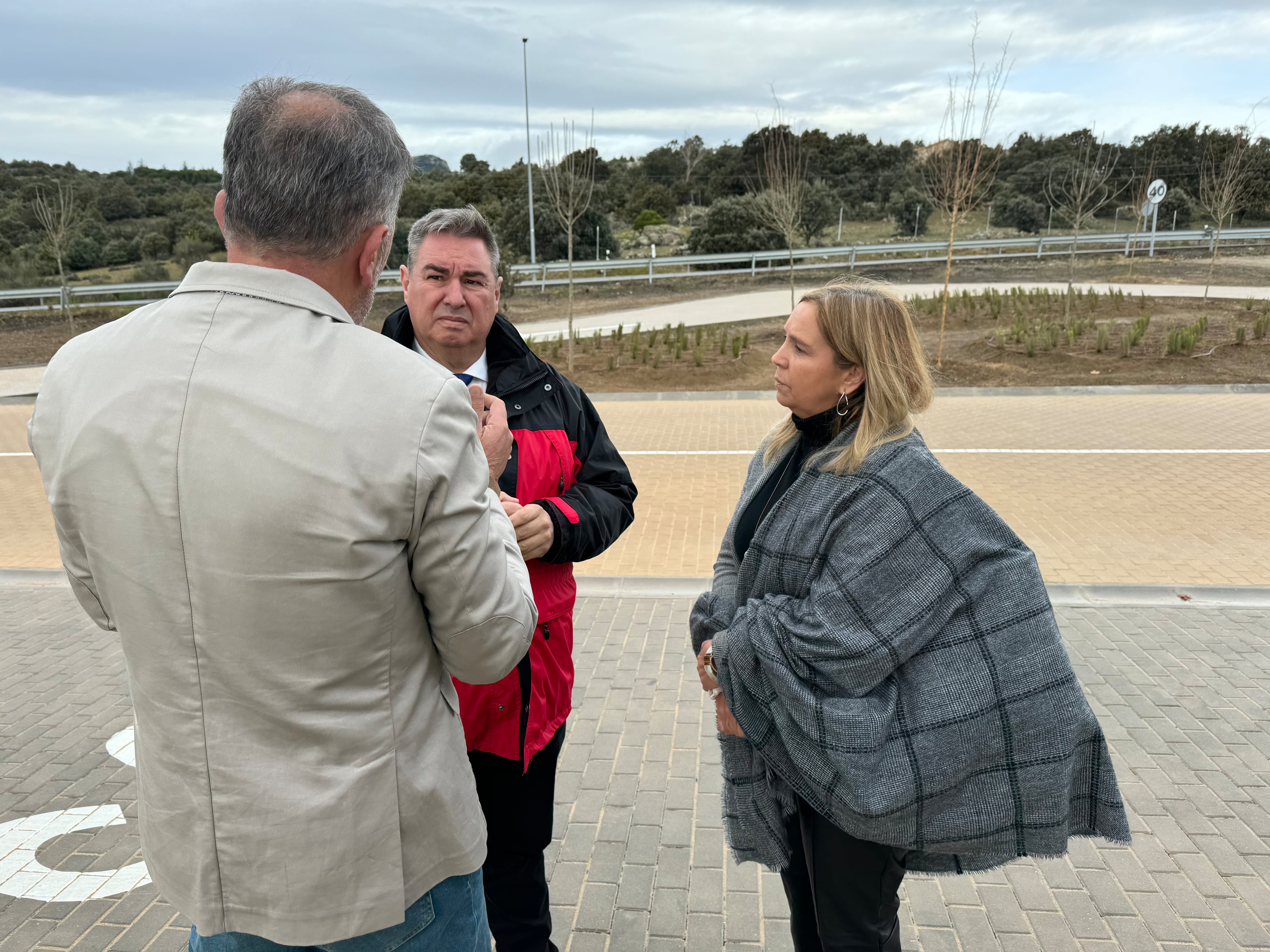 Visita del consejero de Adminsitración Local, José Antonio Sánchez, durante su visita a Hoyo de Manzanares