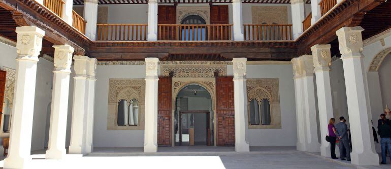 Imagen del patio central del Palacio de Fuensalida