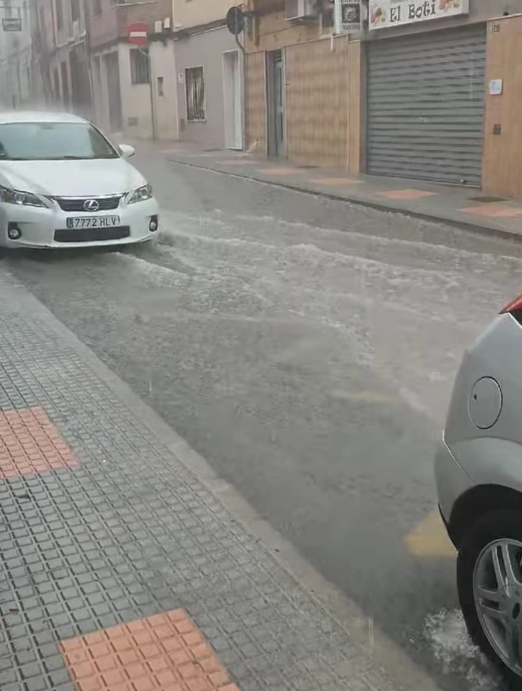 La lluvia iba en arrastre hacia las zonas más bajas