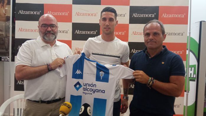 Presentación de Raúl González como jugador del Alcoyano