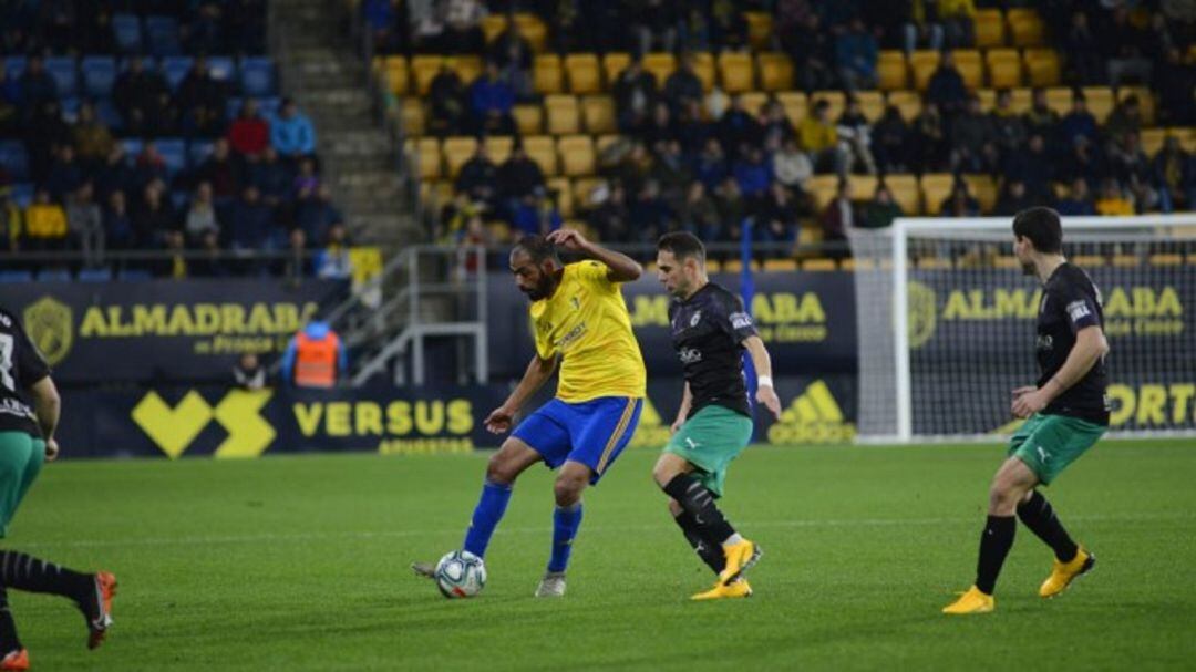 Fali ante David Rodríguez y Sergio en el partido disputado en el Ramón de Carranza