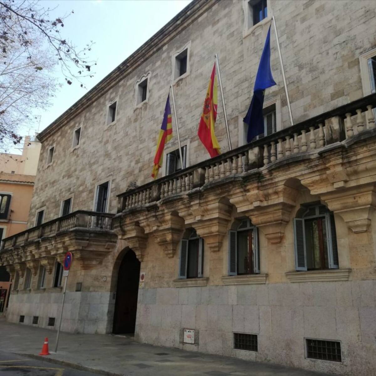 El profesor acusado de abusos a una decena de alumnas niega los hechos