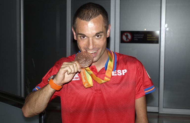 Jairo Ruiz con el bronce olímpico.