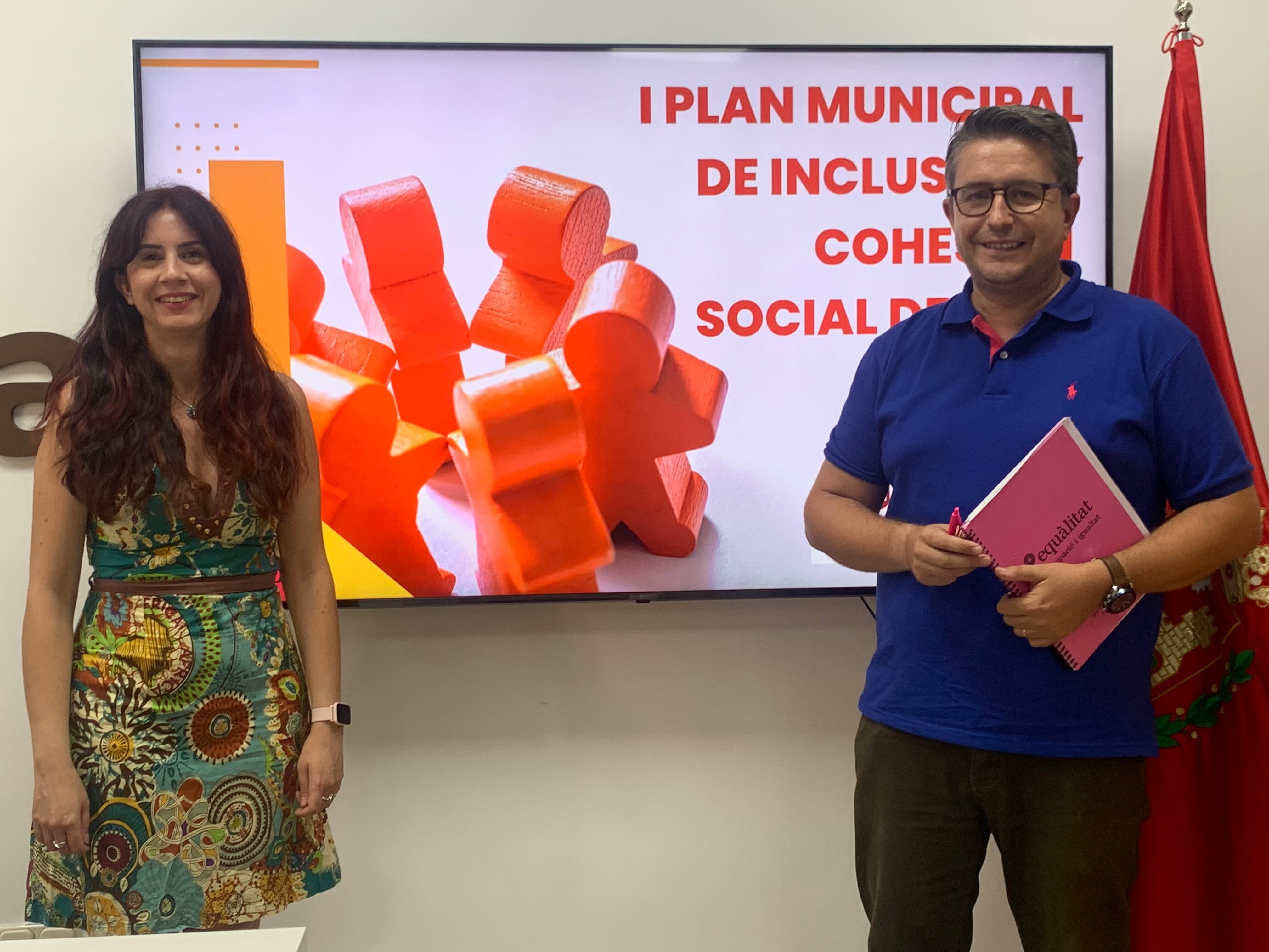 Alba García, edil de Serv. Sociales de Elda, y José Luis Sahuquillo de la Consultoría Social Equàlitat, Participació i Igualtat