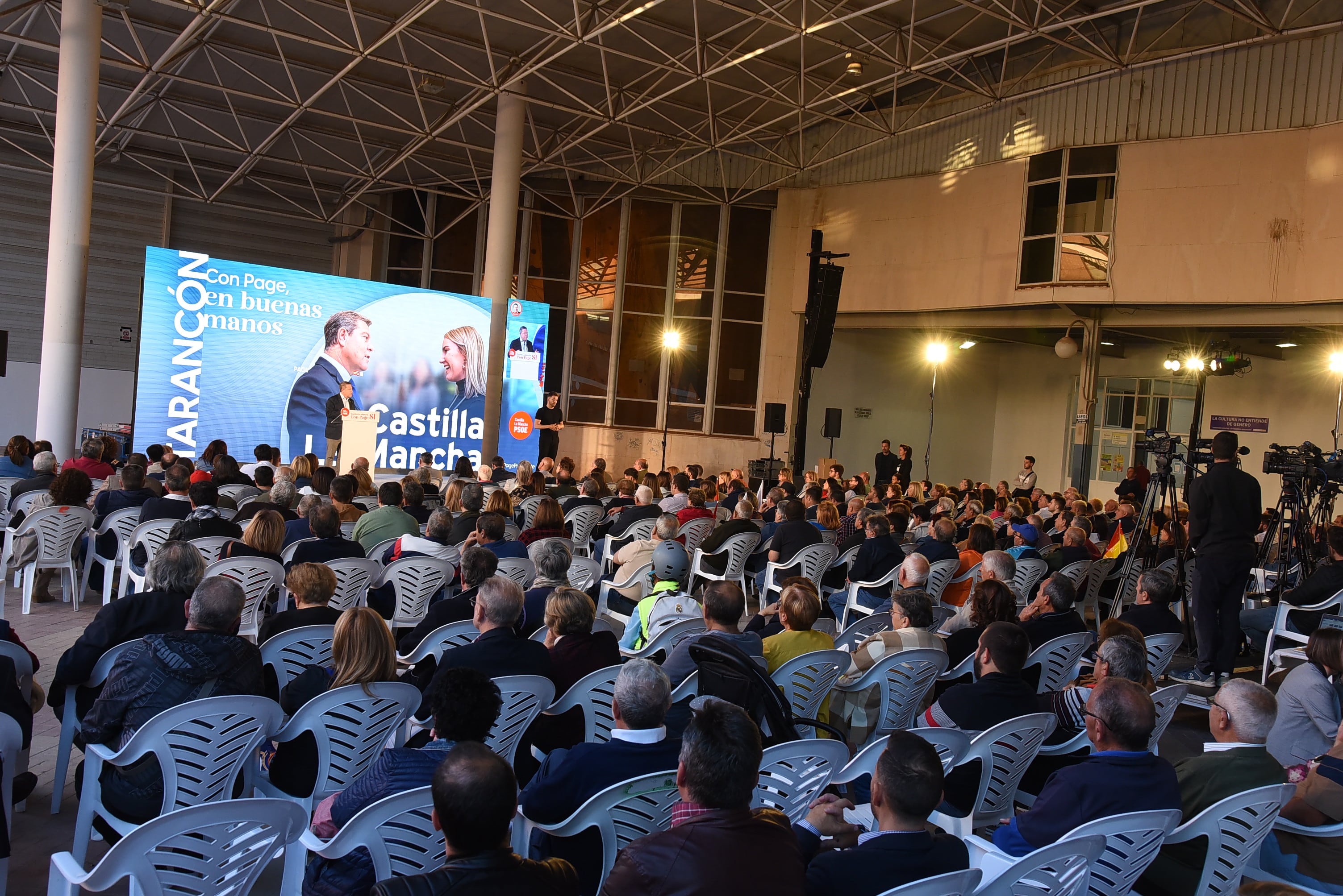 Unas 500 personas han asistido al acto principal de campaña  de la jornada del sábado 13 de mano del PSOE en Tarancón