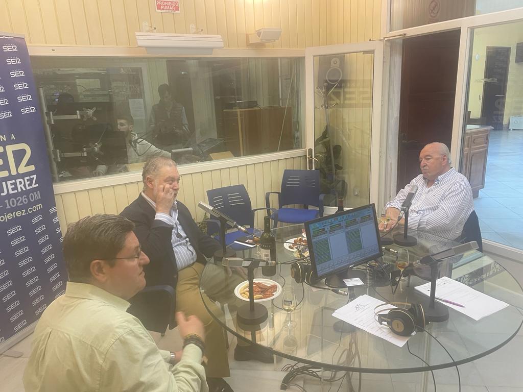 Luis Cruz, Jesús Vidal y Domingo Díaz en La Tertulia de Ser Cofrades