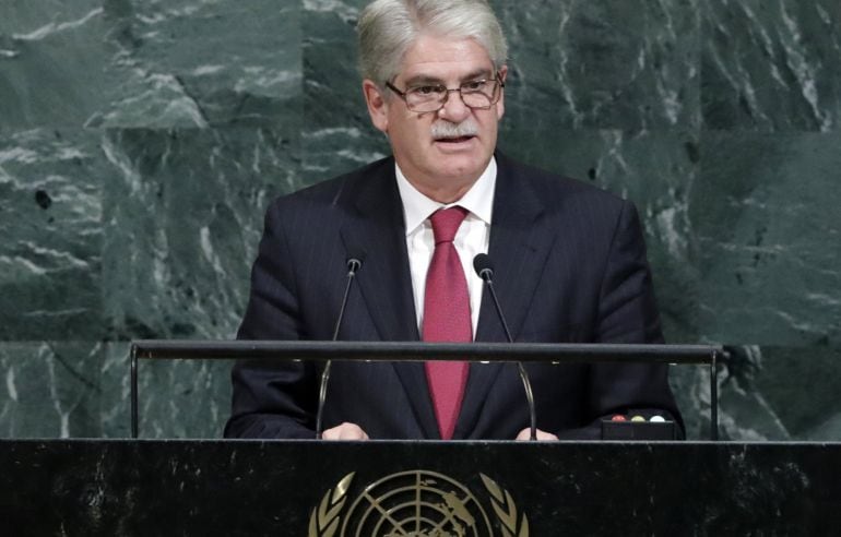 El ministro español de Asuntos Exteriores, Alfonso Dastis habla durante el debate de alto nivel de la 72 Asamblea General de Naciones Unidas esta madrugada. 