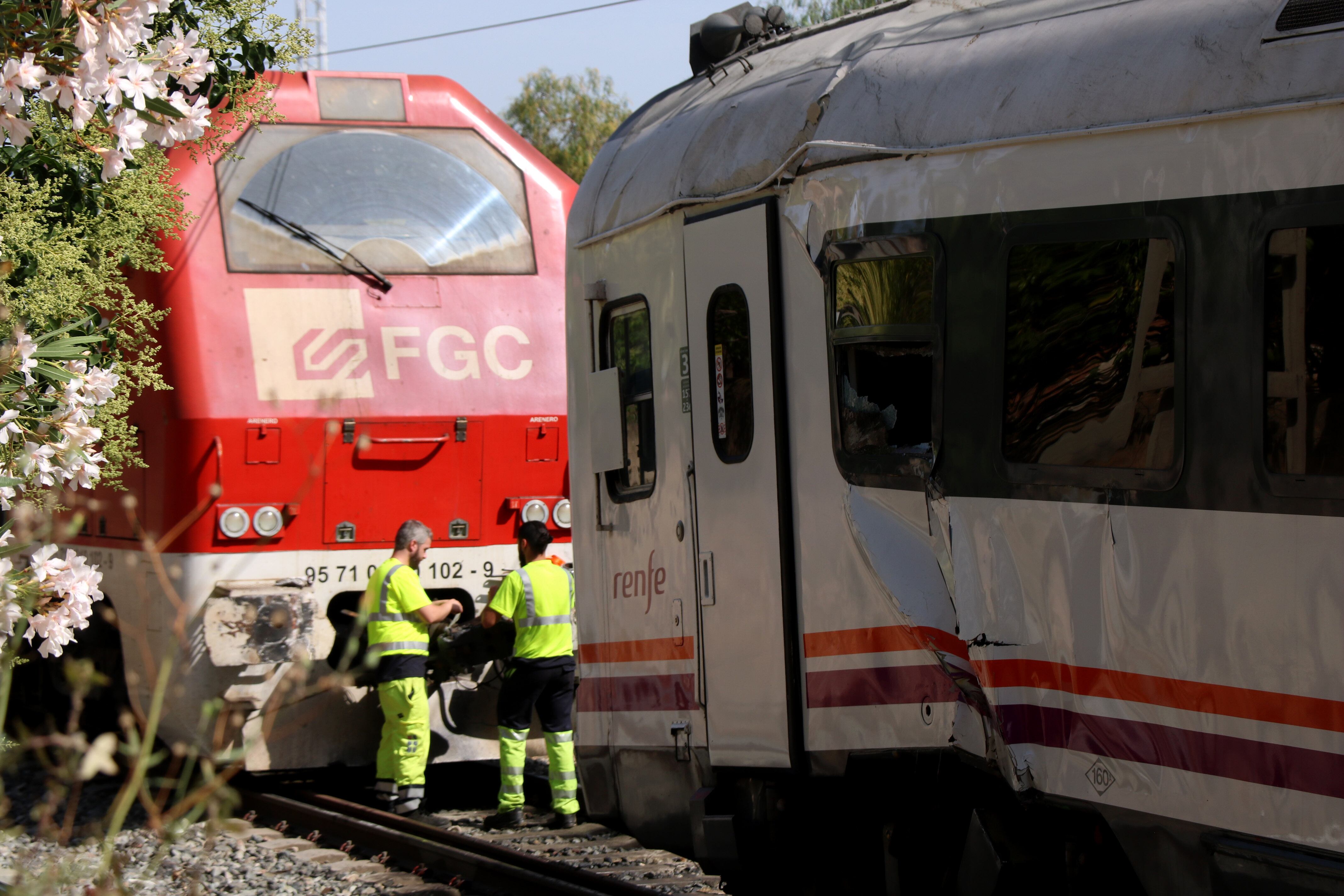 Locomotora i tren accidentats a Vila-seca