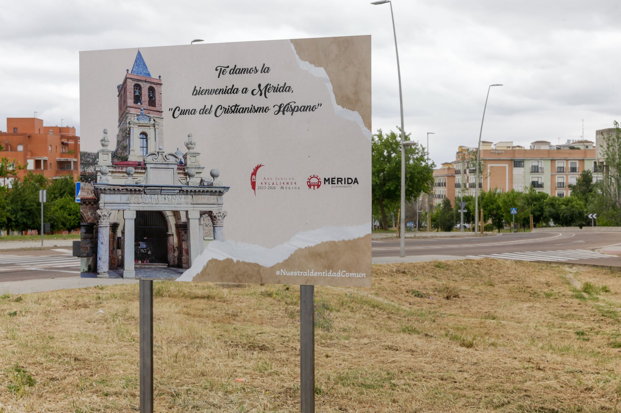 Cartel bienvenida &quot;Mérida, Cuna del Cristianismo&quot;