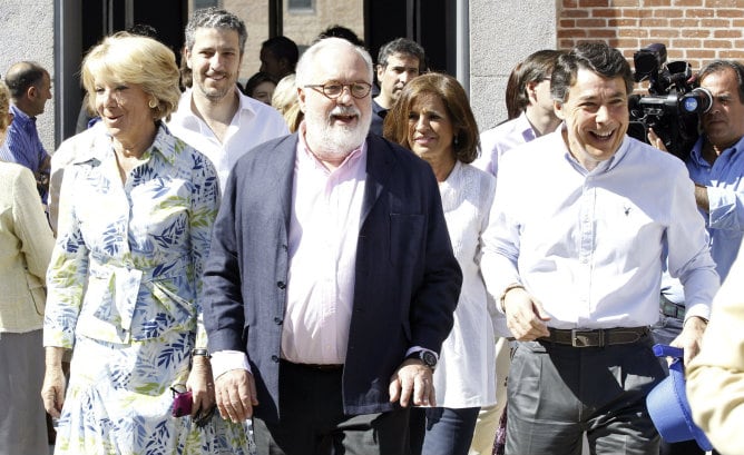 La presidenta del PP de Madrid, Esperanza Aguirre, el cabeza de lista del PP a las elecciones europeas, Miguel Arias Cañete , la alcaldesa de Madrid, Ana Botella , y el presidente de la Comunidad de Madrid, Ignacio González, a su llegada al mitin en Madri