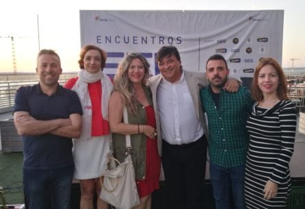 Santiago González, Lucía Vallellano, Ana Gil, Gabriel Cruz, Fran Barbosa y Carmen Márquez en los Encuentros SER.