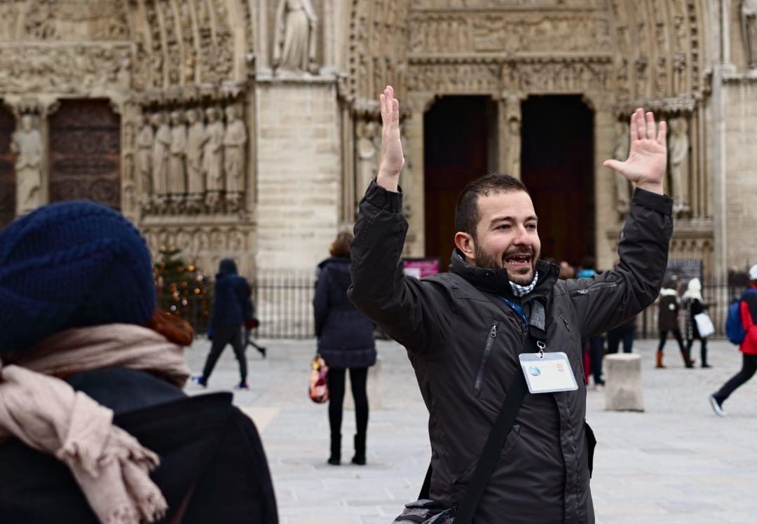 Juan Carlos en una de sus visitas frente a Notre Dame