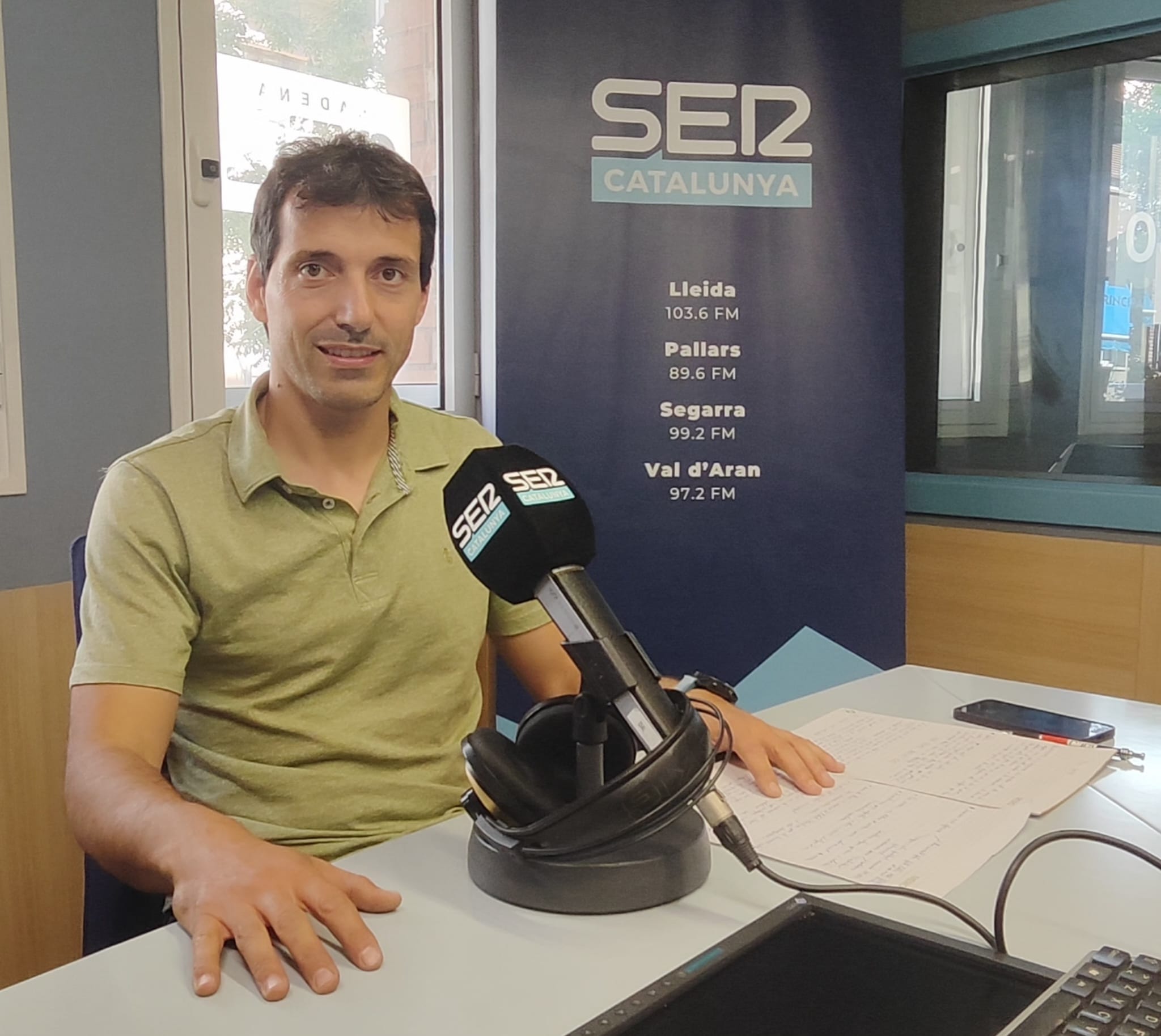 L&#039;alcalde de Fondarella, Xavier Acosta, durant l&#039;entrevista a l&#039;Aquí Lleida de Ràdio Lleida-Cadena SER.