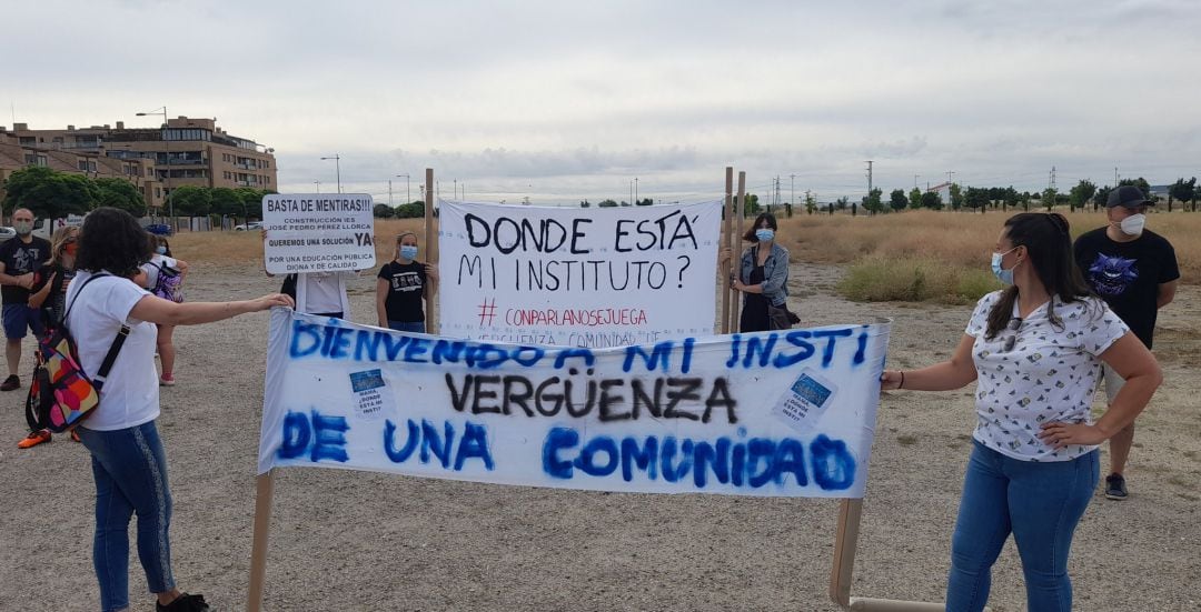 La comunidad educativa de Parla considera que el instituto no estará listo para septiembre de 2022 y rechazan una construcción por fases.