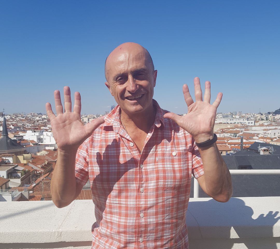 Pepe Viyuela en la terraza de los estudios de Gran Vía