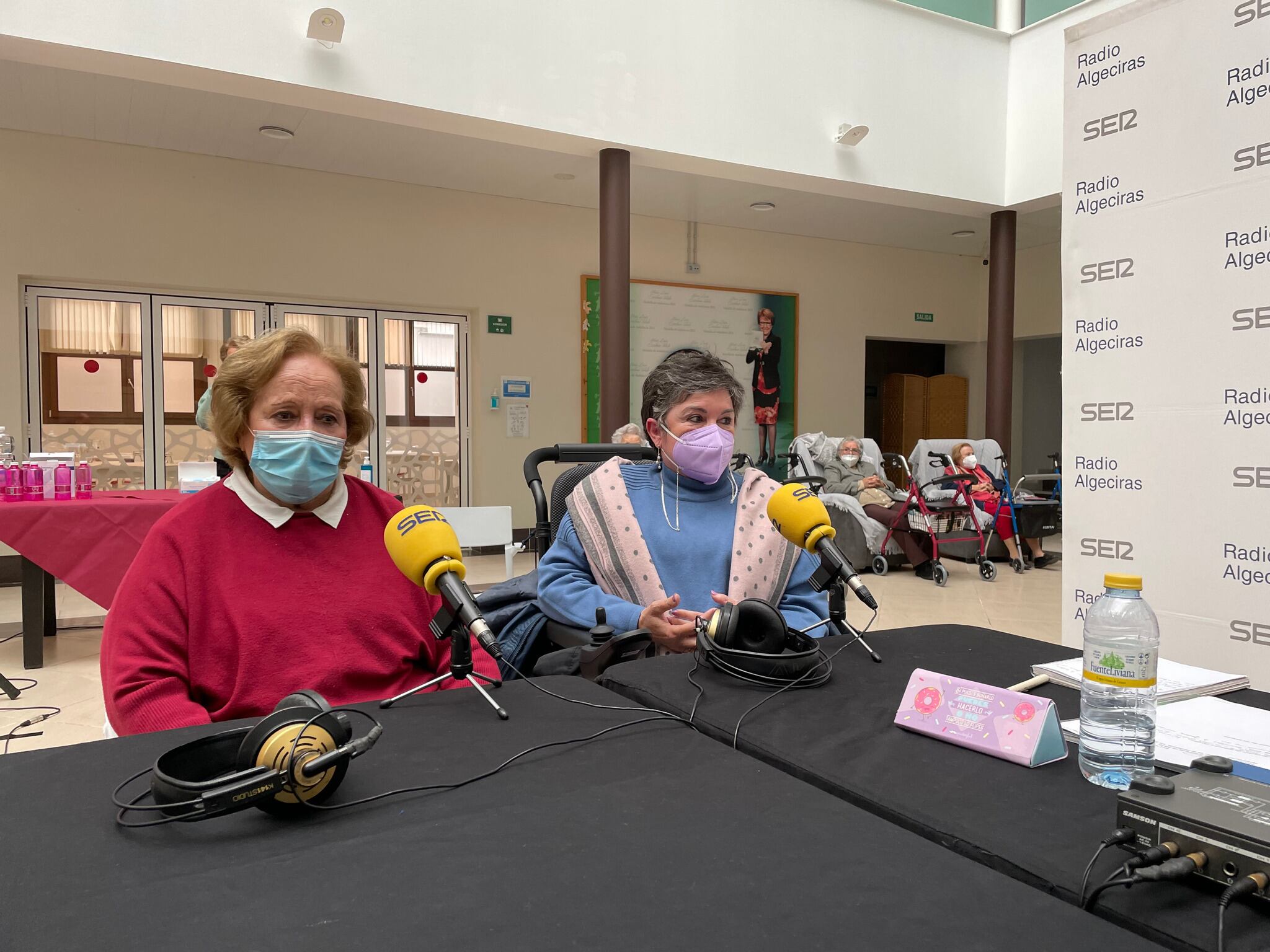 Cecilia Panayotti, residente Asansull y Antoñita Moya (familiar residente).