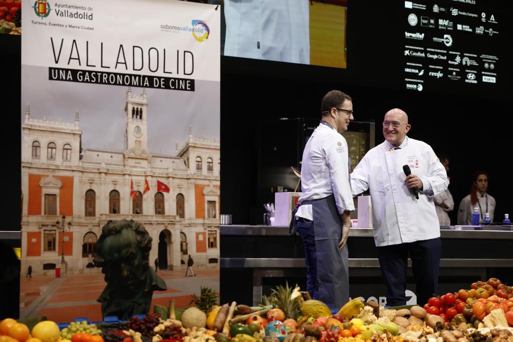 El alcalde de Valladolid, Jesús Julio Carnero, ha anunciado este martes en el certamen gastronómico Madrid Fusión que Francia será el país invitado de las próximas ediciones de los concursos nacional y mundial de Pinchos y Tapas