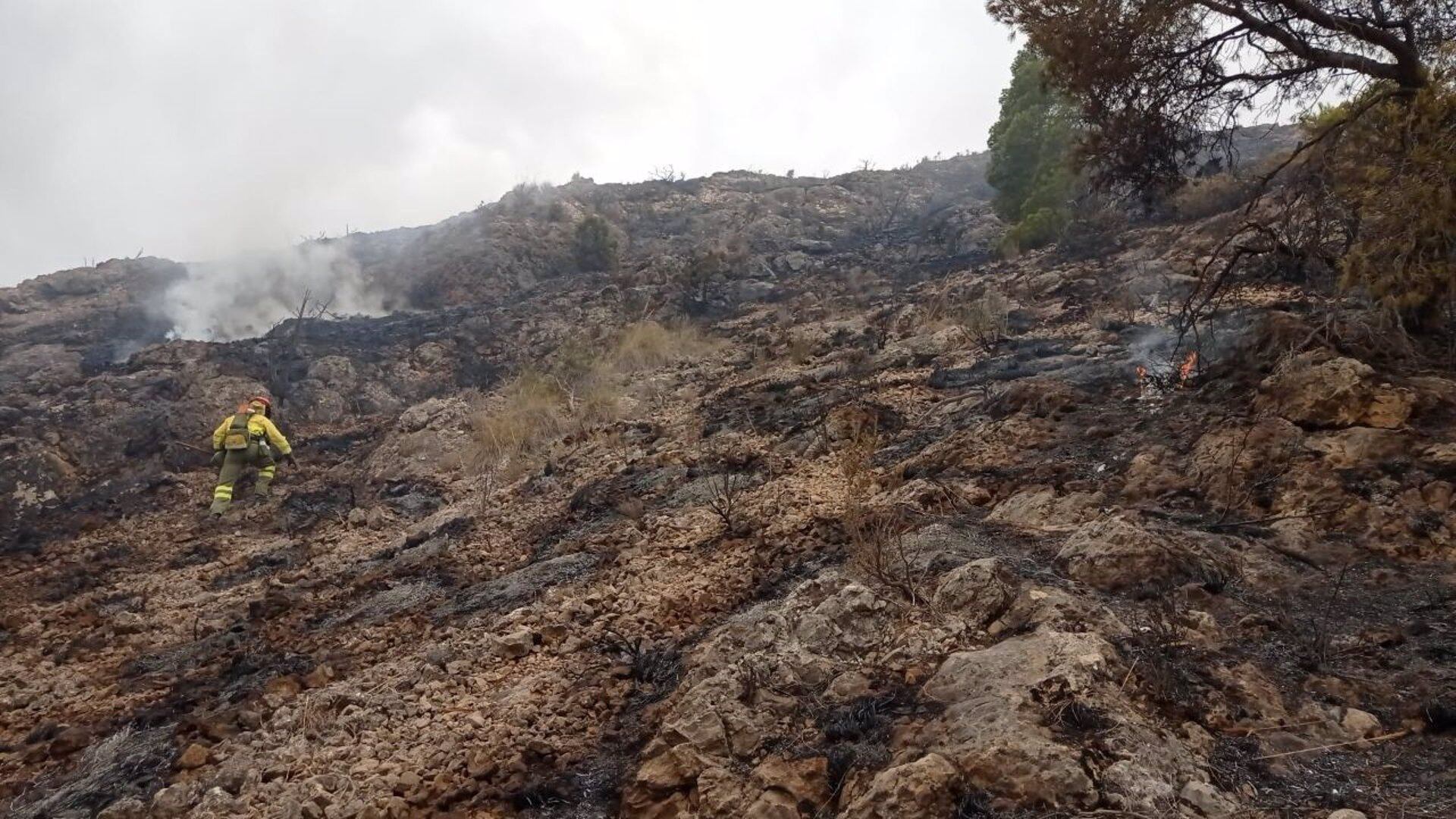 Archivo - Incendio forestal en la Sierra Larga de Jumilla