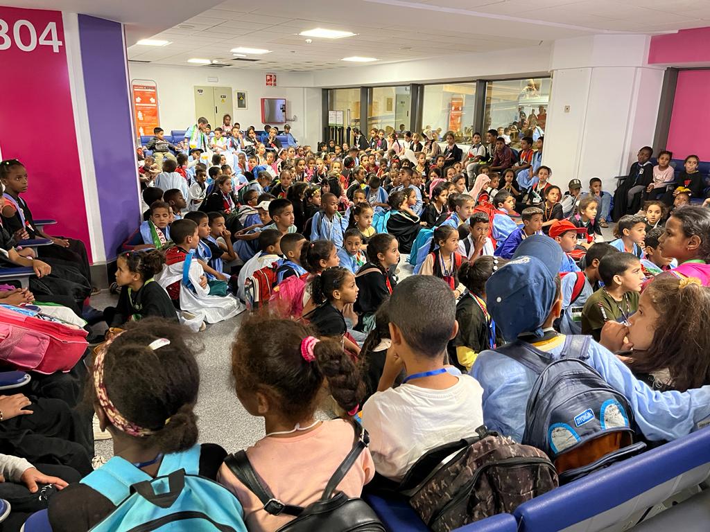 Los primeros niños han llegado al Aeropuerto de Málaga procedentes de los campamentos de refugiados saharauis cercanos a la ciudad argelina de Tindouf(21 de julio de 2022)