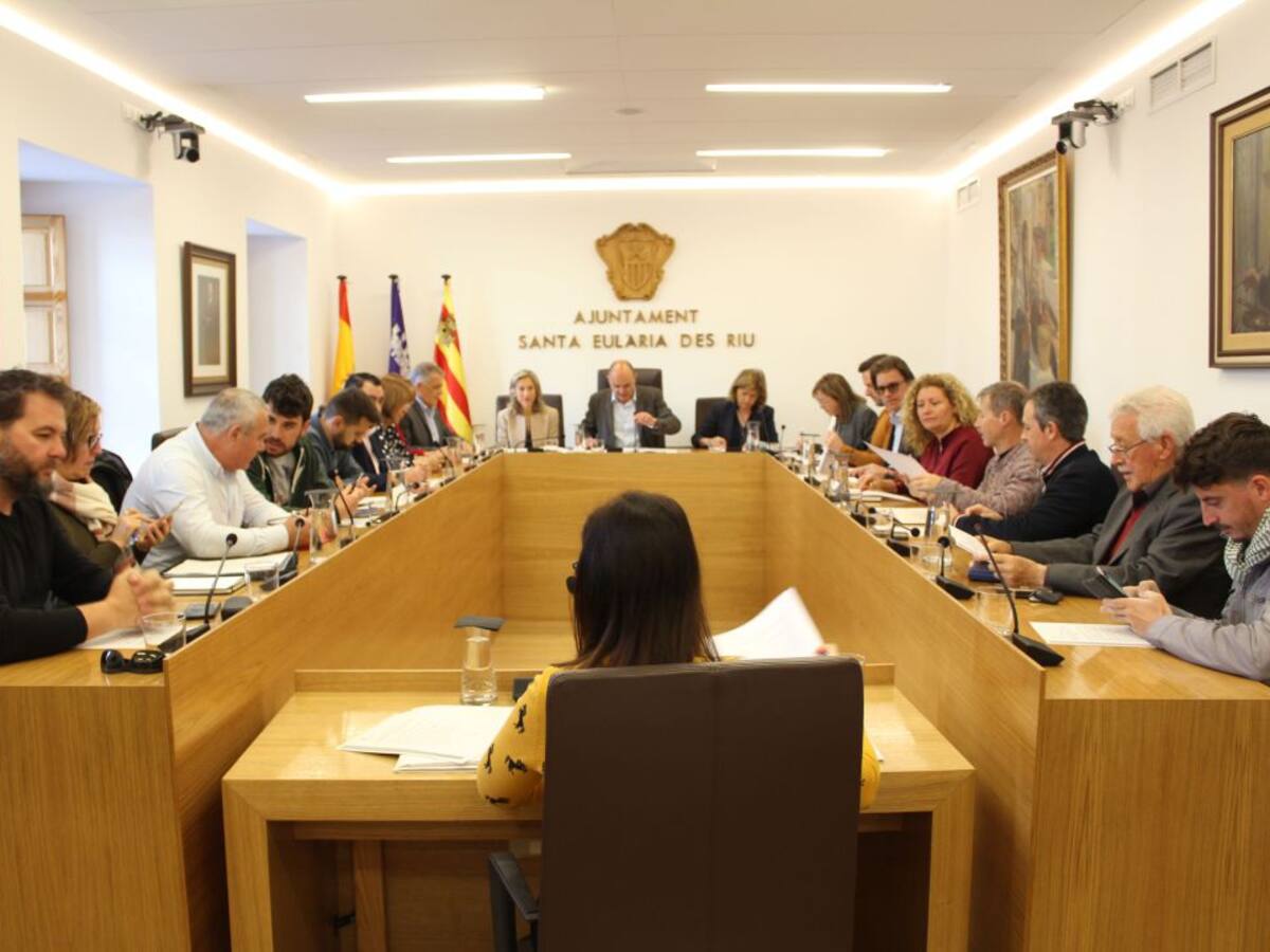 El ayuntamiento de Santa Eulària deja su deuda a cero