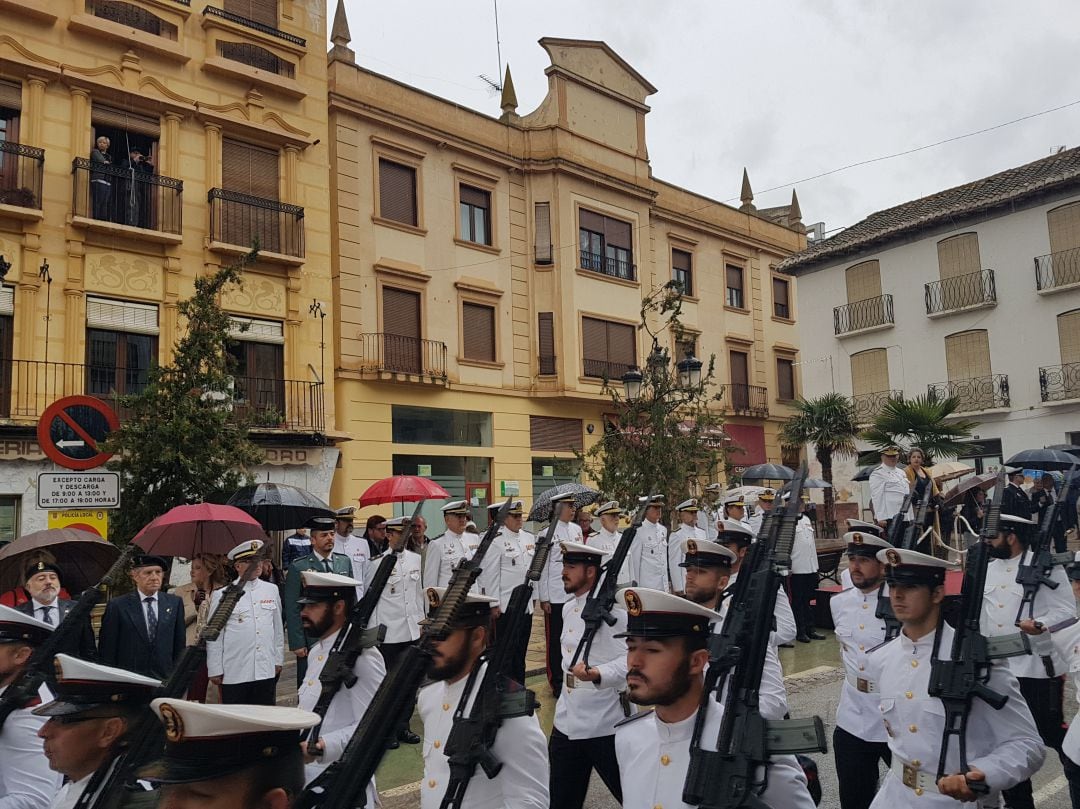 Momento del desfile por la calle Ancha.