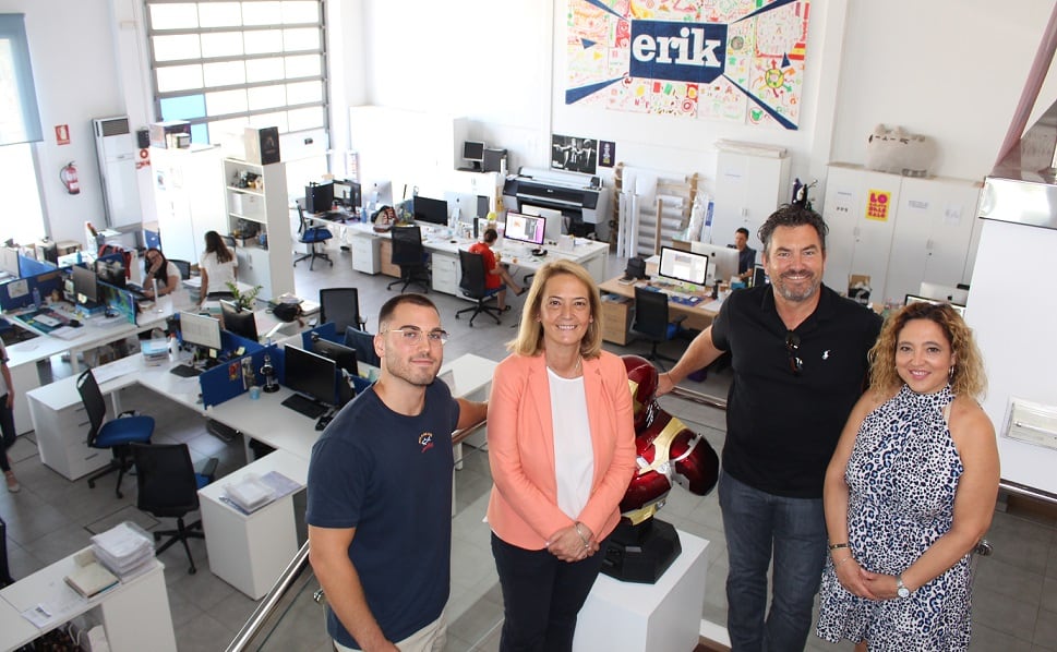 La alcaldesa de Motril, Luisa García Chamorro y la concejal de comercio, Susana Peña visitan las instalaciones del Grupo Erik. IMAGEN DE ARCHIVO