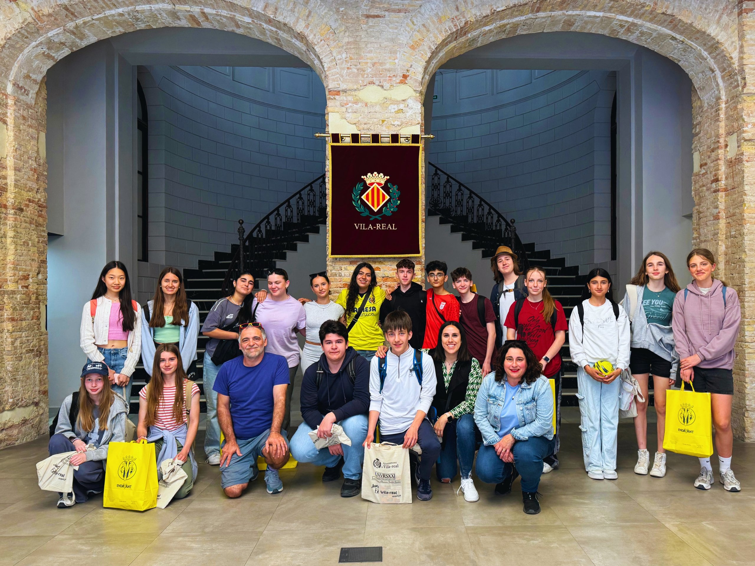 Miriam Caravaca, regidora de Proximidad y Participación Ciudadana en el Ayuntamiento de Vila-real, ha recibido a un grupo de estudiantes de Göttingen 