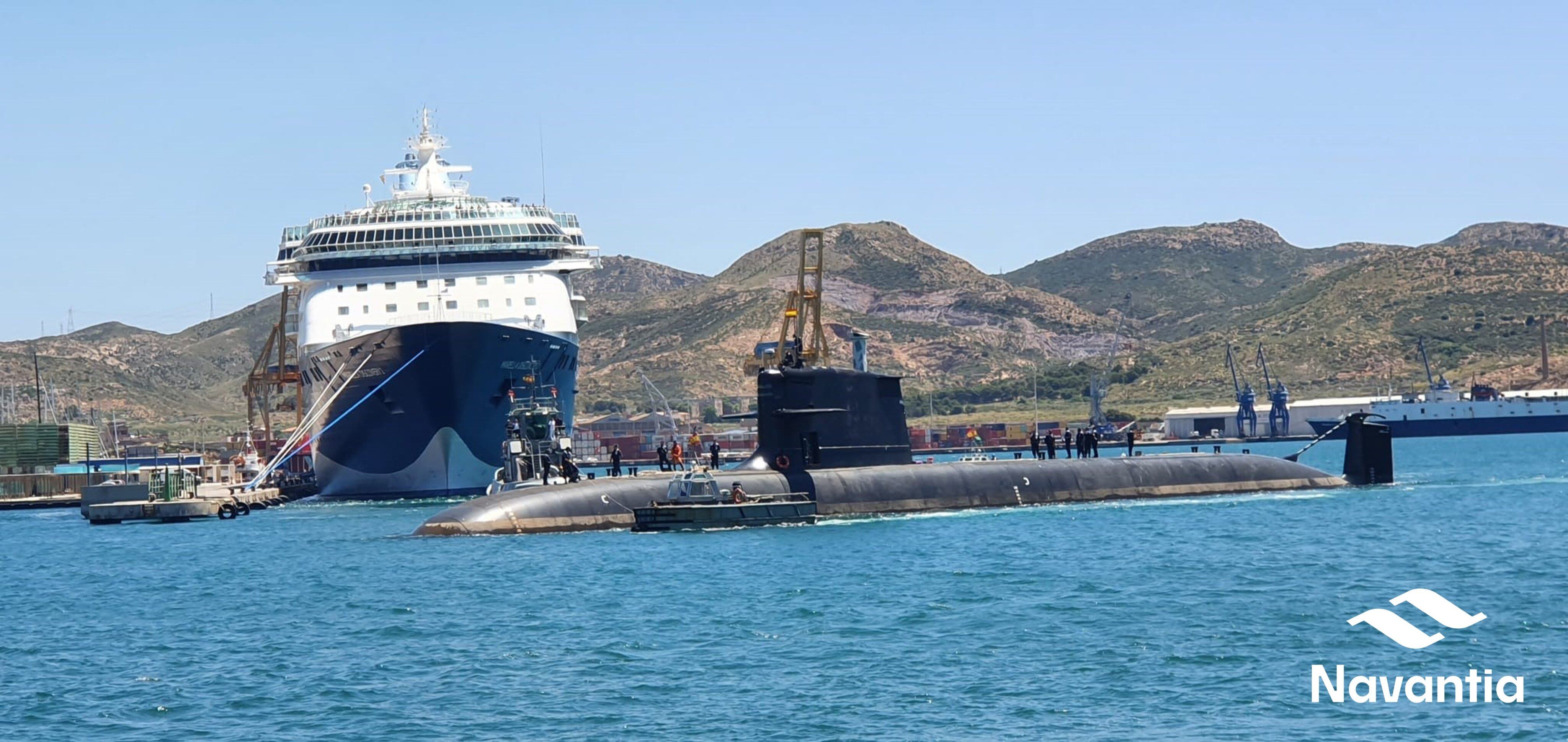 Submarino S-81  a la entrada del Puerto de Cartagena