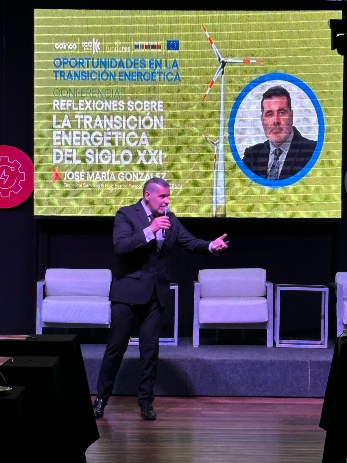 José María durante una conferencia sobre transición energética