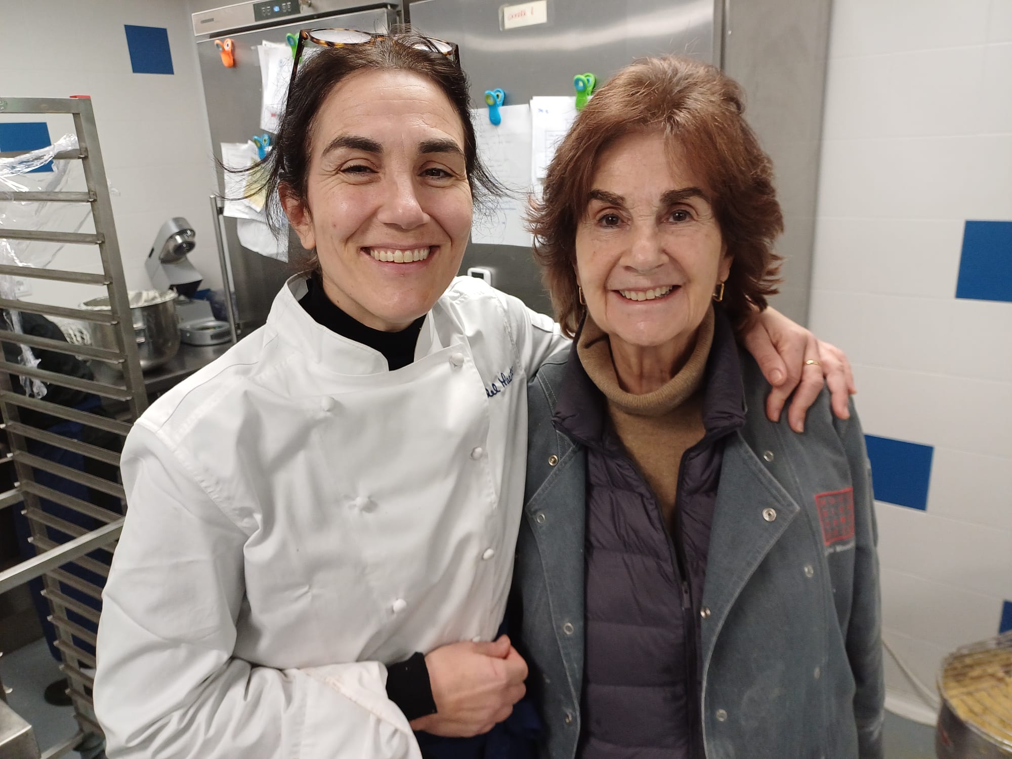 Marta e Isabel Maestre, en el obrador.