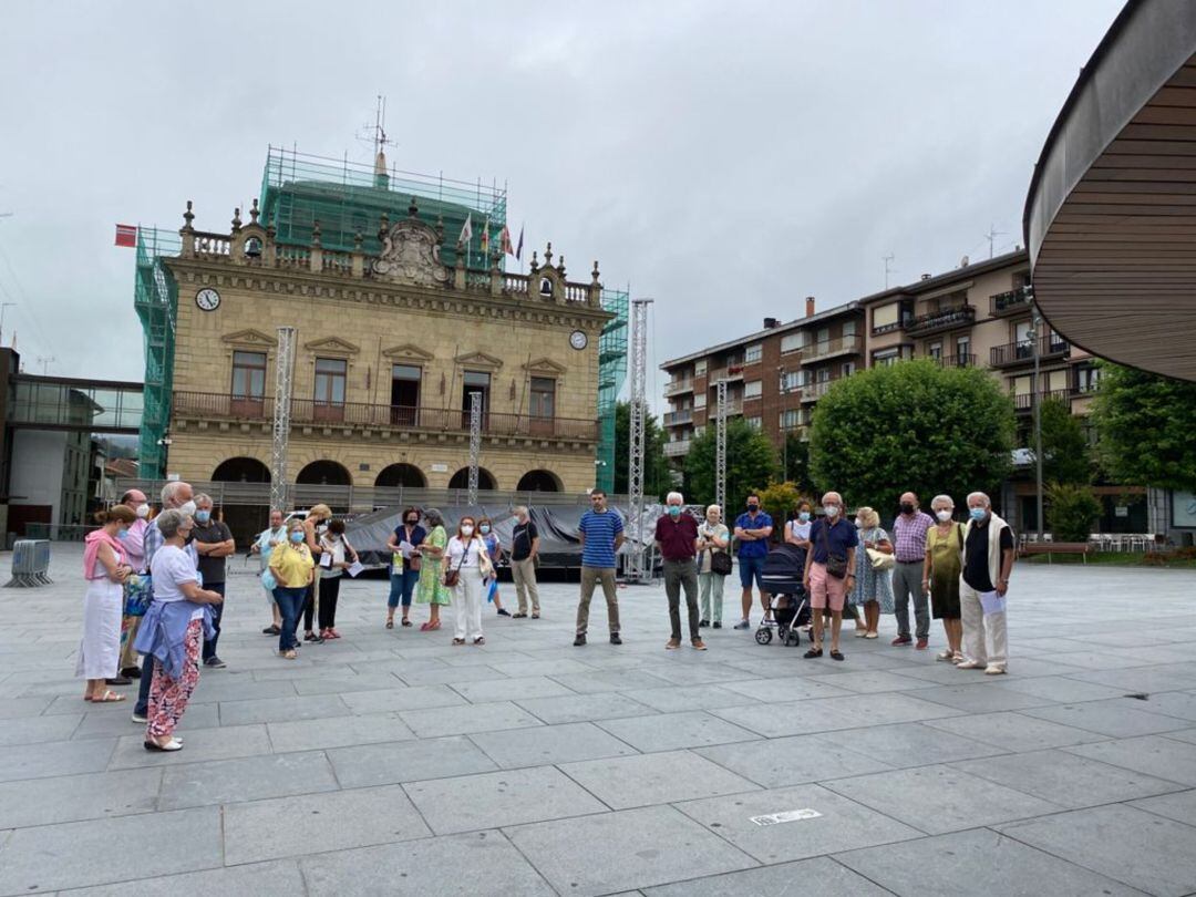 Los vecinas y vecinos del centro, de la Plaza del Ensanche y Mendibil 