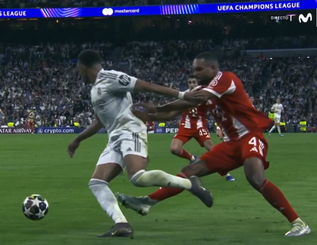 La falta de Tah sobre Kylian Mbappé / Imagen Movistar +