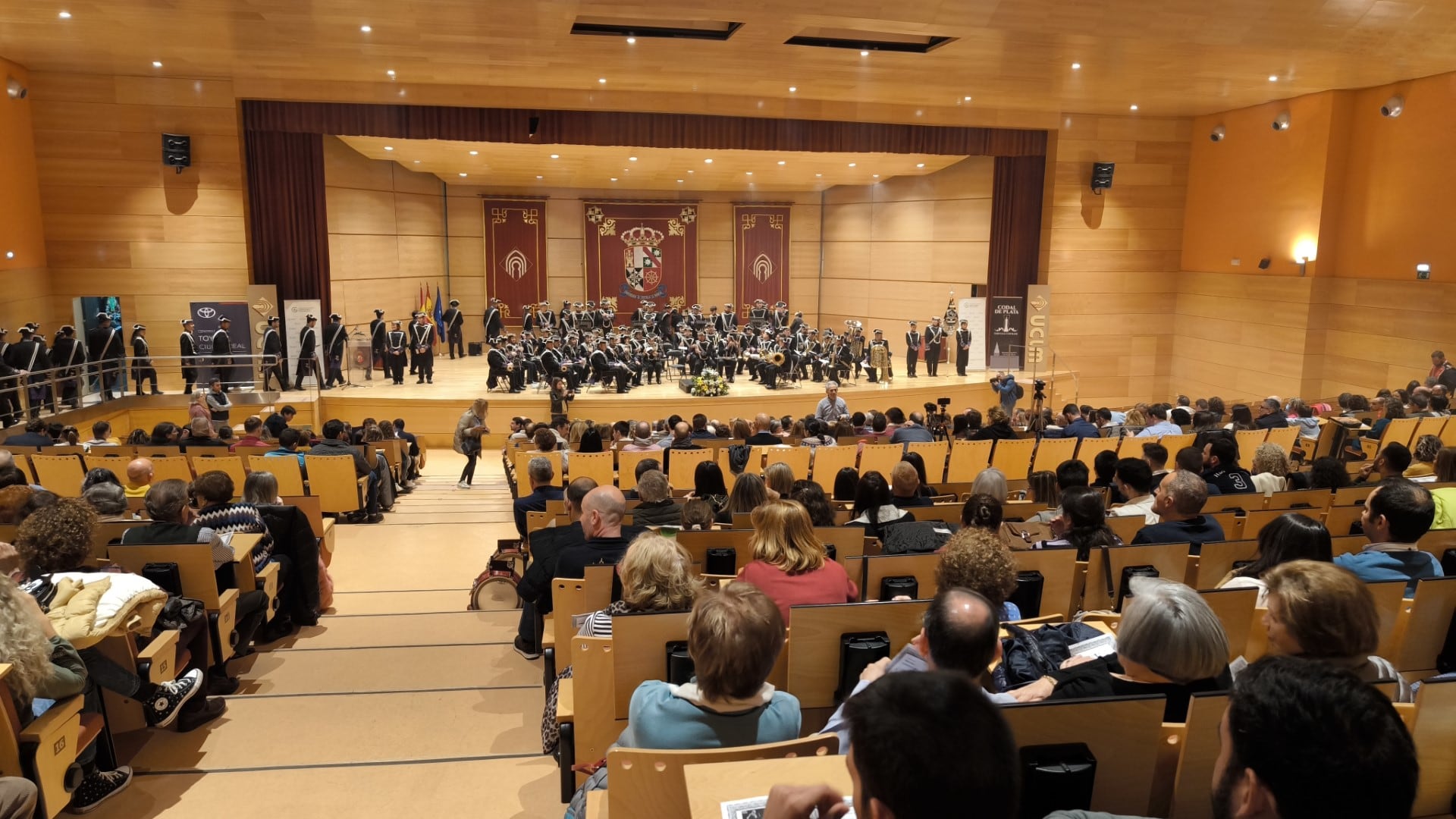 Concierto de Marchas contra el cáncer en el Paraninfo Luis Arroyo de Ciudad Real