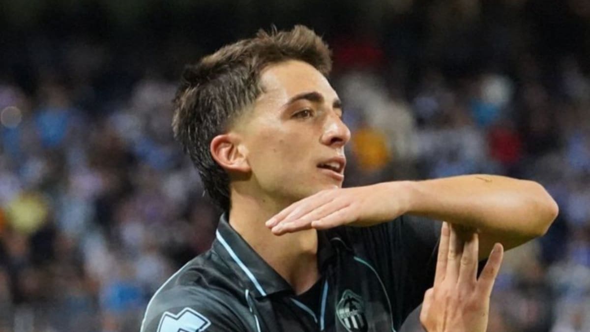 Calatrava vale por tres: el Castellón da otro salto hacia el ascenso en Málaga con un hat-trick de su estrella