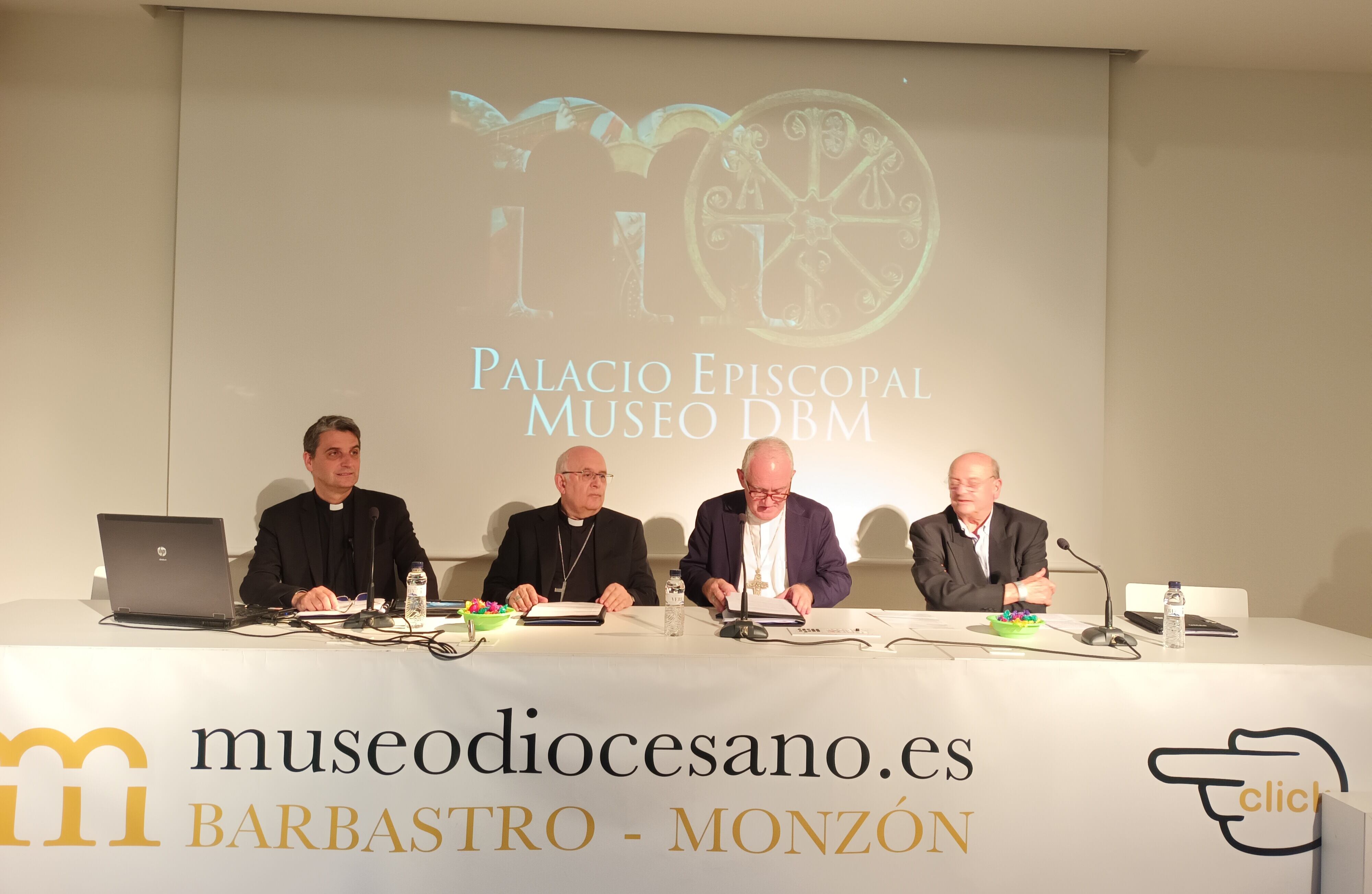 Momento de la inauguración de las jornadas nacionales de patrimonio eclesiástico que se celebran en Barbastro.