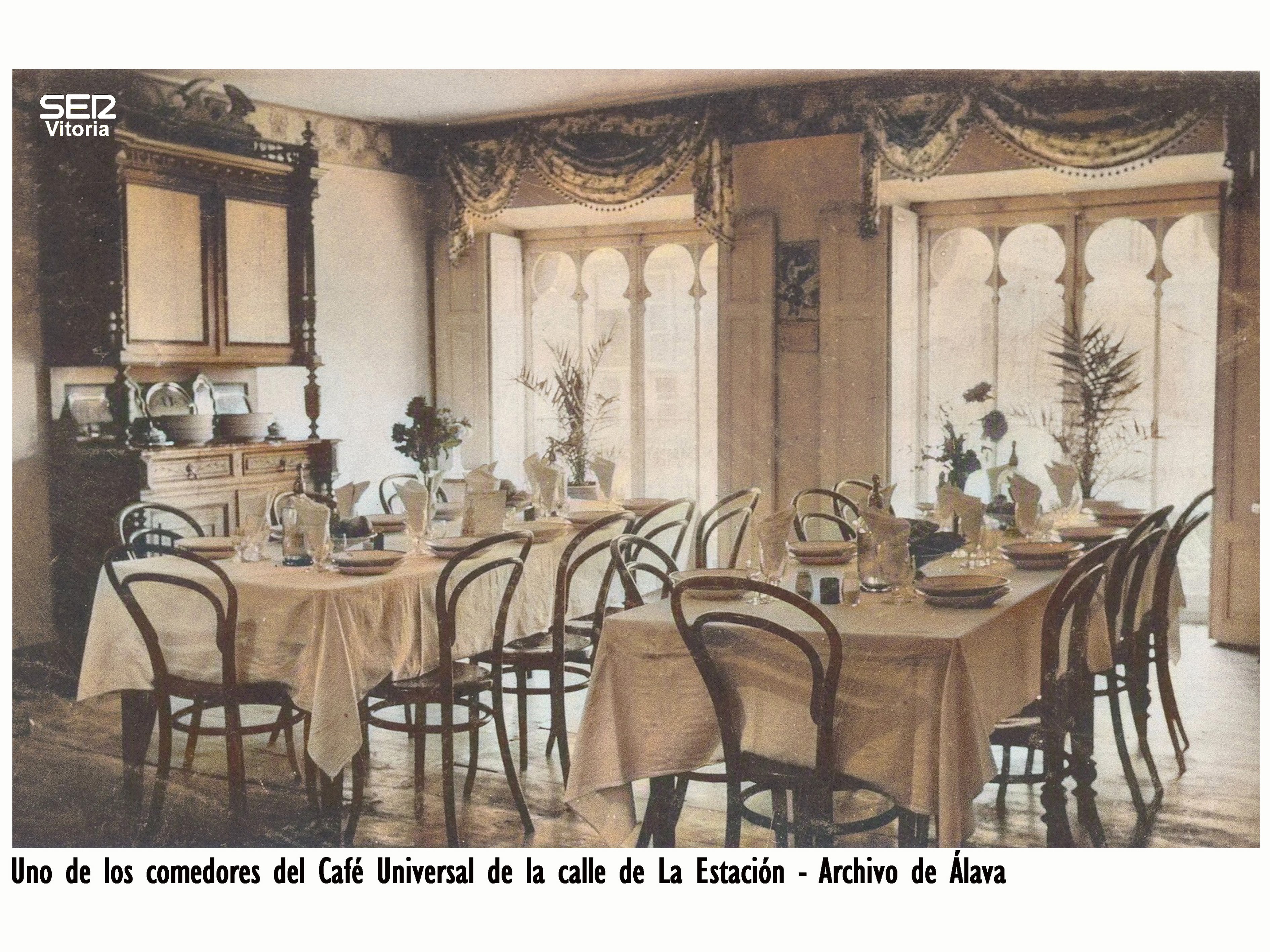 Uno de los comedores del Café Universal de la calle de La Estación / Archivo de Álava