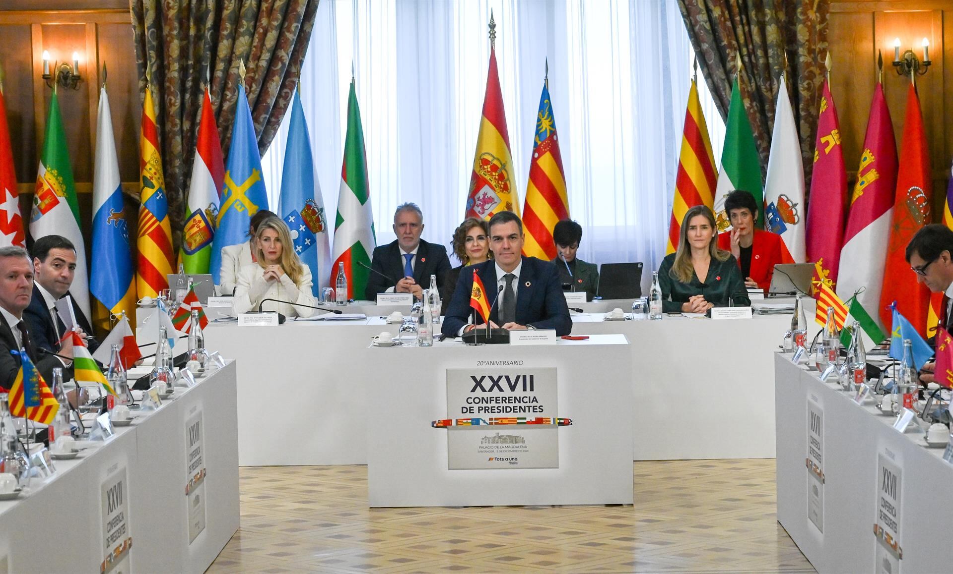 El presidente del Gobierno, Pedro Sánchez, durante la XXVII Conferencia de Presidentes, en el Palacio de la Magdalena, a 13 de diciembre de 2024, en Santander