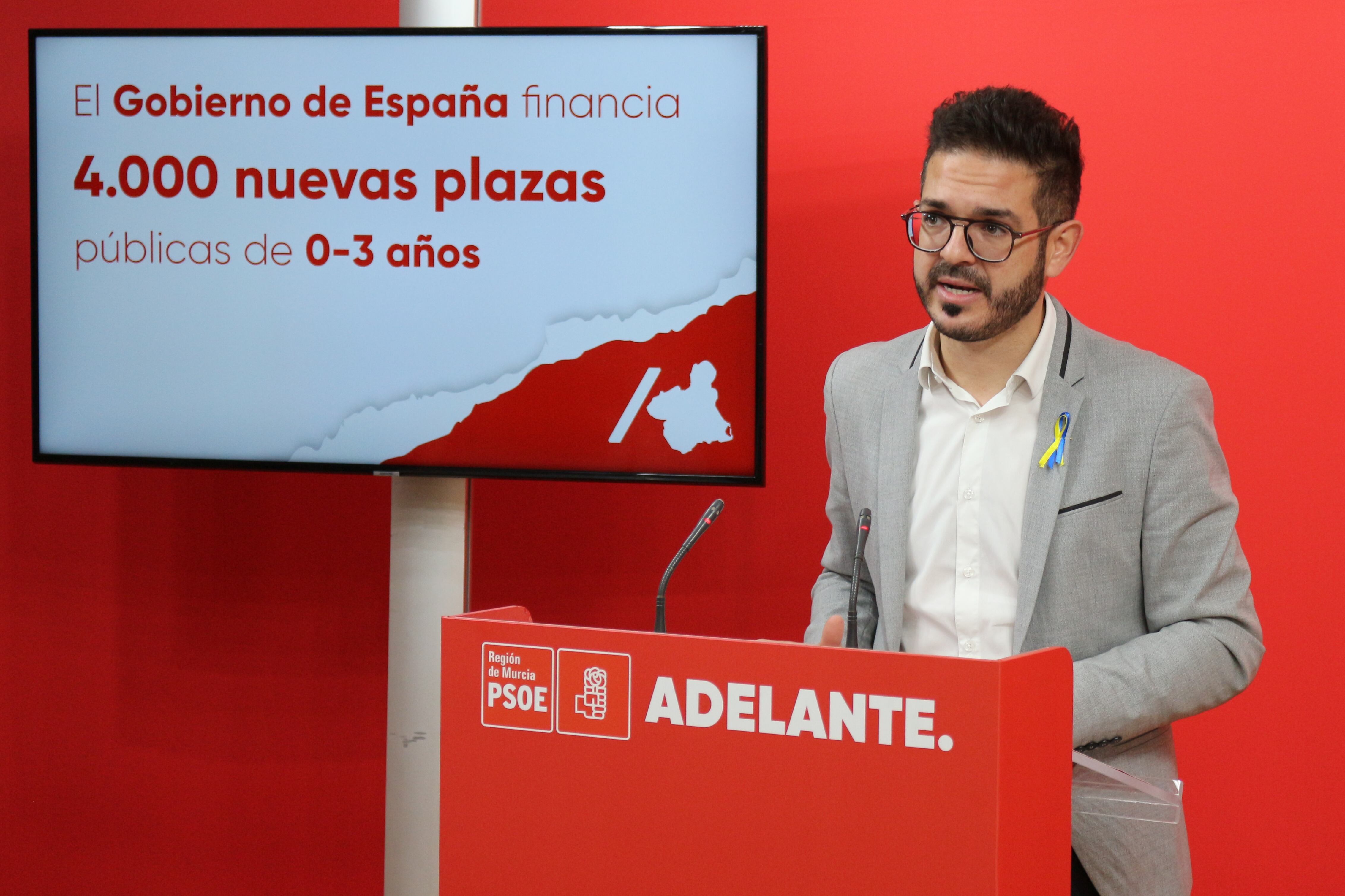 El secretario de Educación, Formación Profesional y Universidades delPartido Socialista de la Región de Murcia y diputado regional, Antonio
Espín