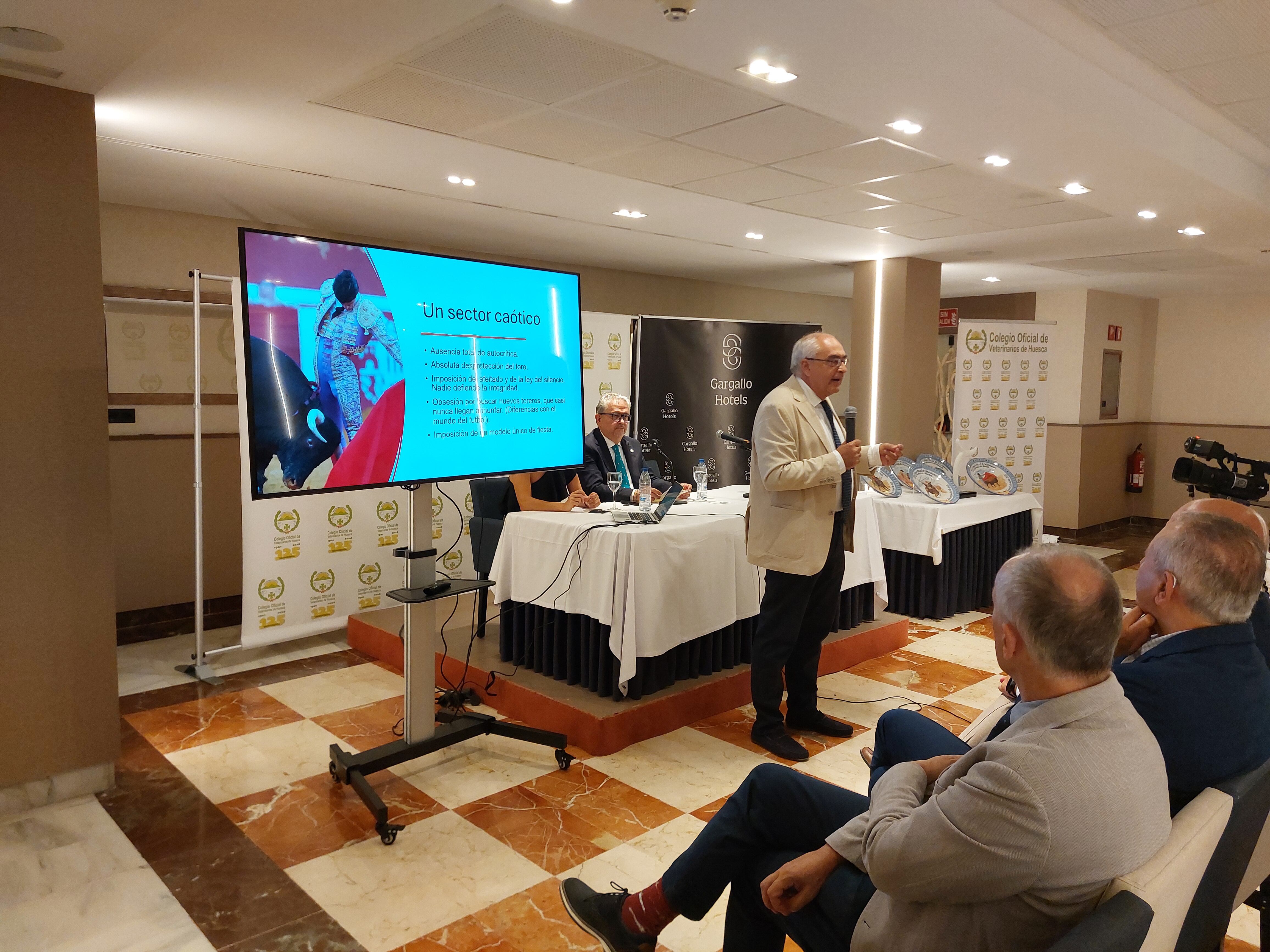 Conferencias taurinas celebradas en Huesca por el Colegio de Veterinarios