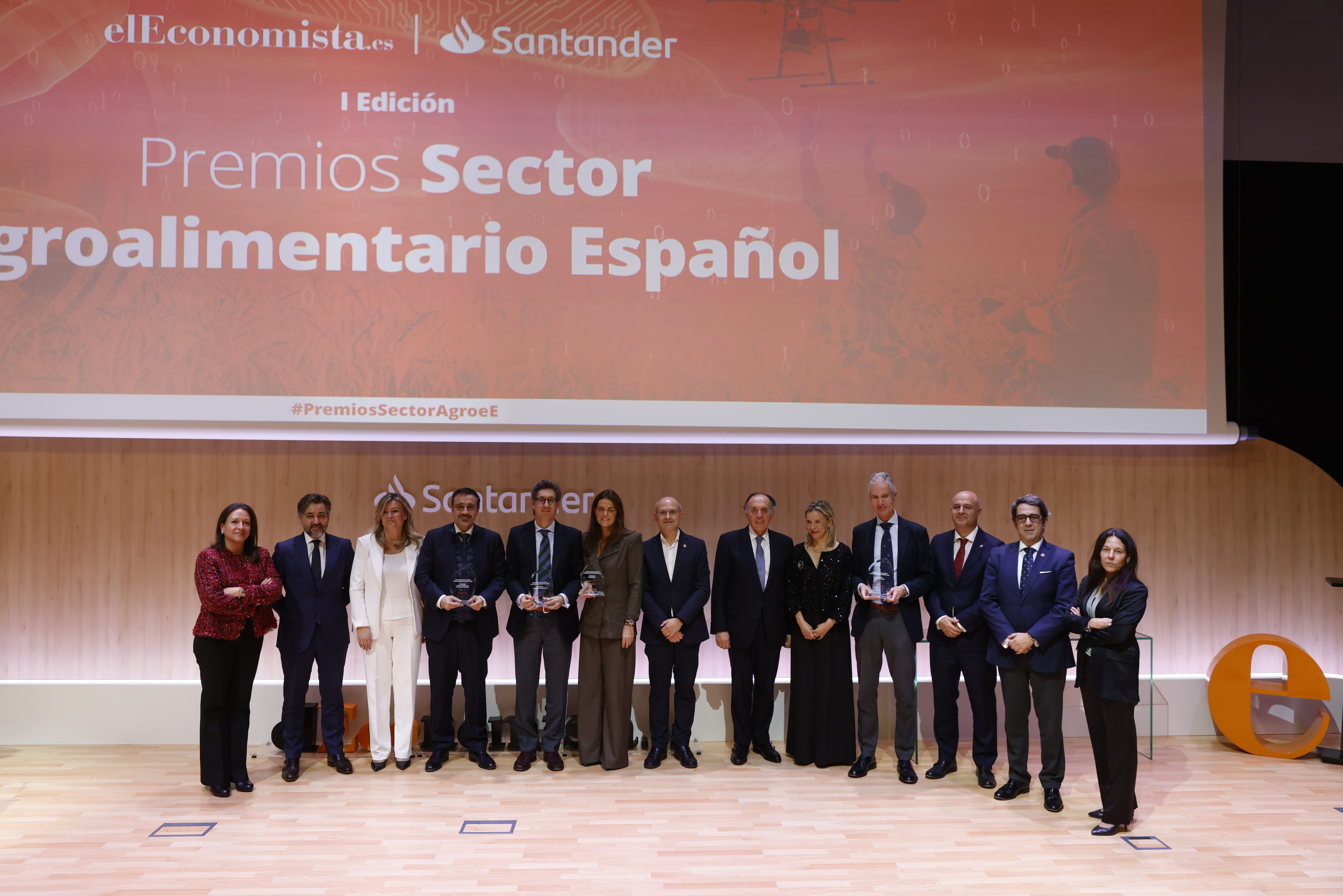 Gullón reconocida por su internacionalización en los Premios del Sector Agroalimentario Español