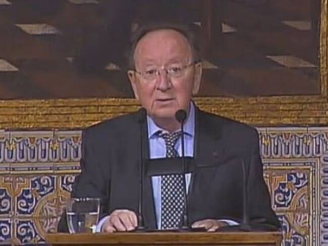 Joan Fracesc Mira ha sido el encargado de hablar en nombre de los distinguidos