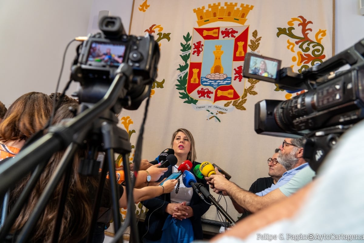 Noelia Arroyo en declaraciones a la prensa.