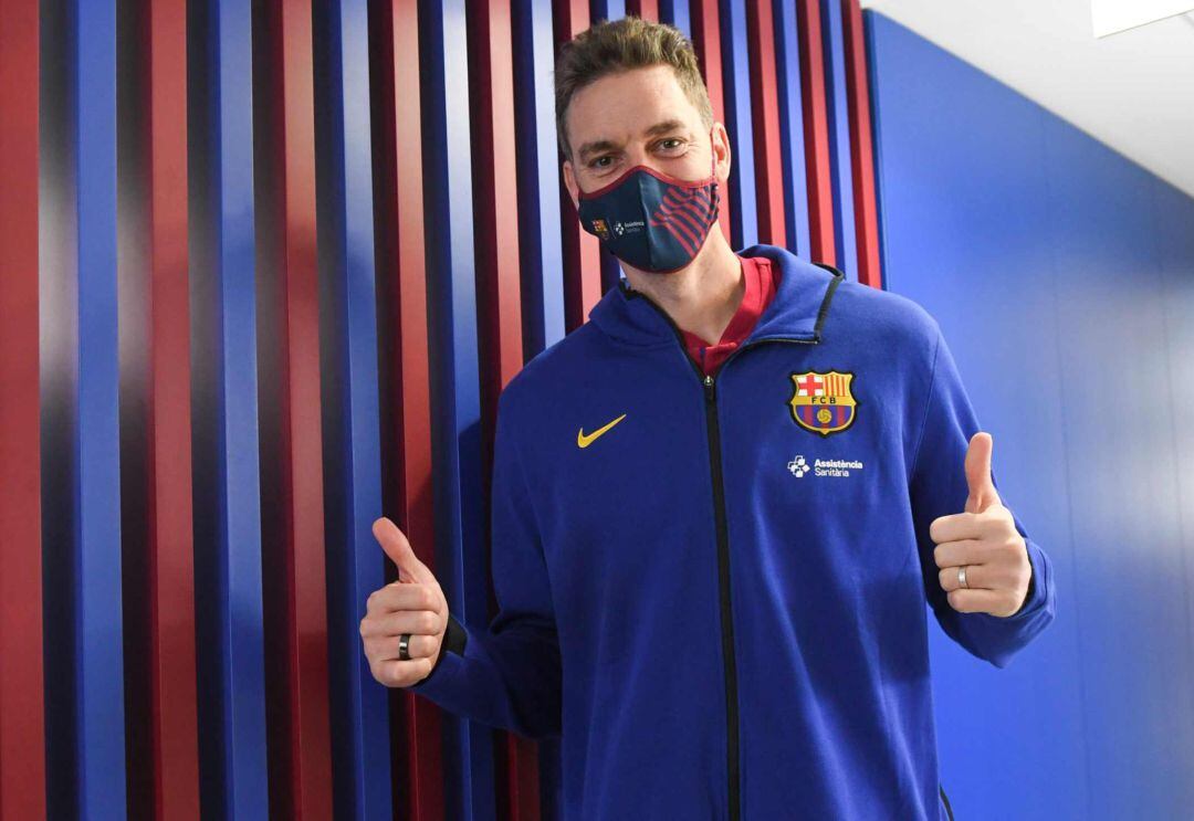 Pau Gasol, tras pasar el reconocimiento médico con el Barcelona.