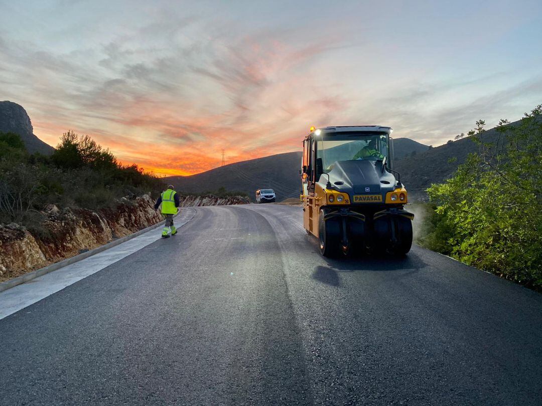 Obras en la carretera de Simat a Barxeta 